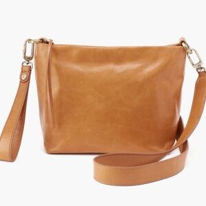 HOBO Elegant Tan Leather Shoulder Bag
